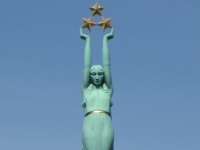 2016-05-12 15h48m02 - Vrijheidsbeeld Riga - Gerda van der Meer